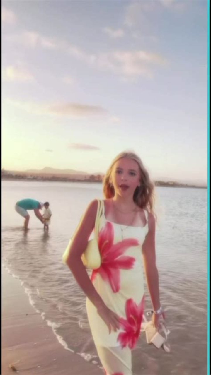 Chloe took to TikTok to upload the perfect response to the troll