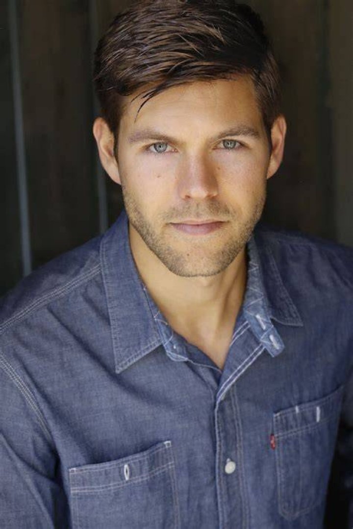 Chris Sean Reid Wikipedia, Biography, , Age, Height, Instagram, Girlfriend, Net Worth, Family