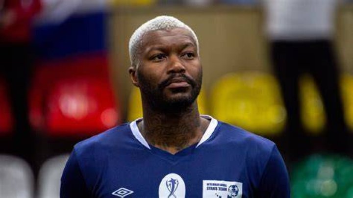  Cisse's leg folds in a World Cup warm-up game for France, meaning he missed the 2006 tournament in Germany