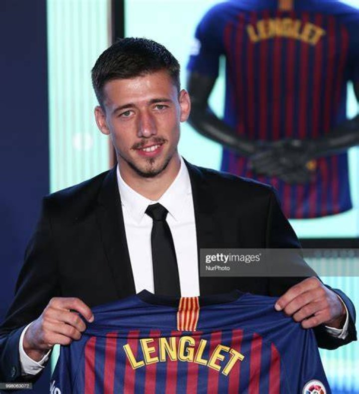  Clement Lenglet was another player who wore a face mask