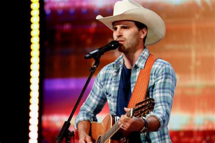 Country singer, Mitch Rossell&rsquo;s, original song called Son, went number one on iTunes, just days after Howie said it would