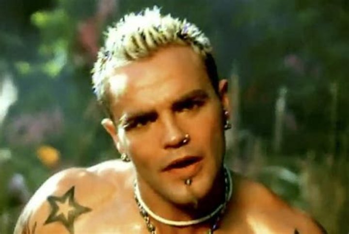 Crazy Town Frontman Shifty Shellshock Dead at 49