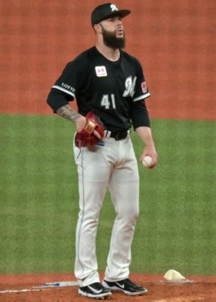 Dallas Keuchel Age, Wiki, Biography, Wife, Children, Salary, Net Worth, Parents