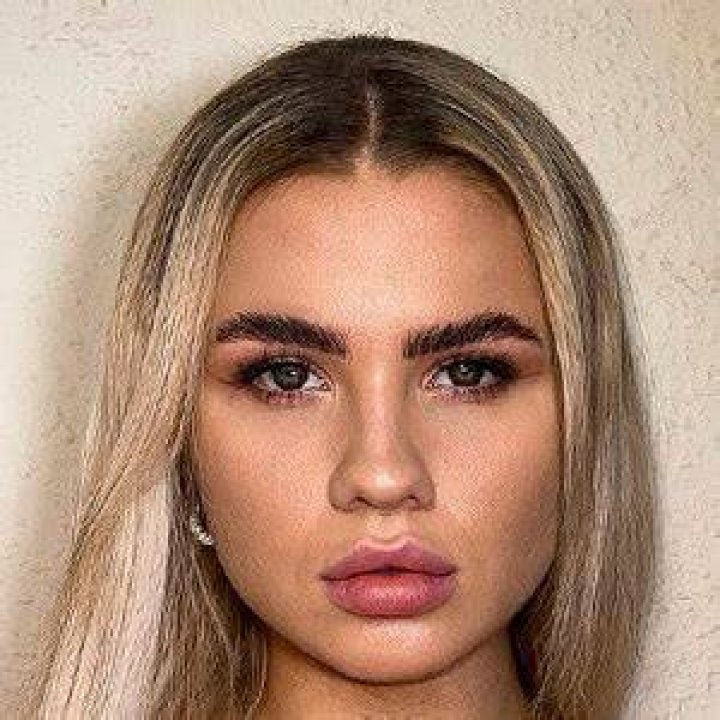Daniella has over 150k followers on Instagram