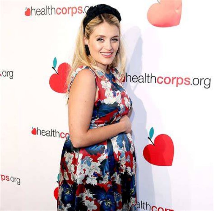 Daphne-Oz-talks-romance