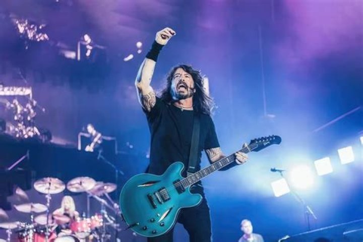Dave Grohl dedicated the Foo Fighters' performance to teachers