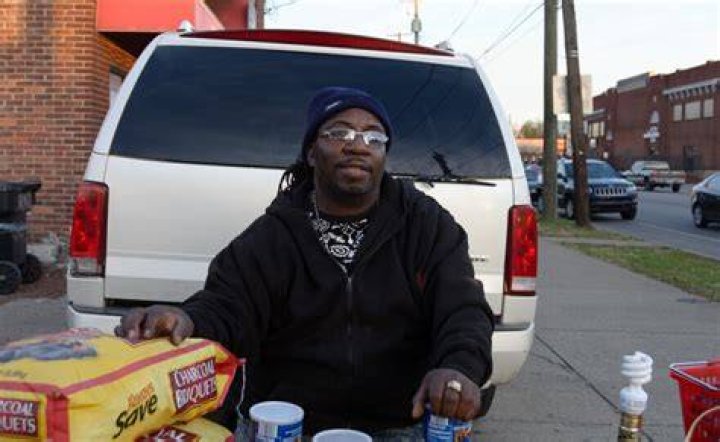  David McAtee, the owner of a barbecue spot who was known for offering meals to police officers, has died in Louisville, Kentucky