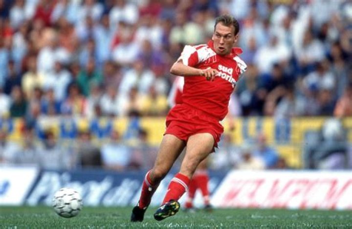  David Platt sported a visible bald patch during his coaching days at Man City