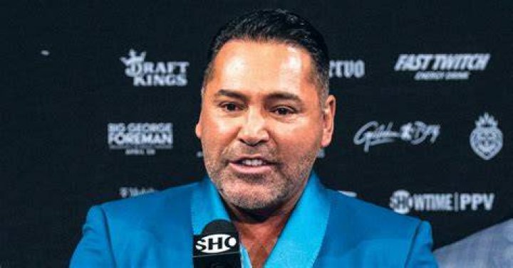 De La Hoya also had a "whole machine" behind him as he denied the snaps' authenticity