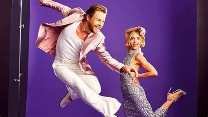Derek and Julianne Hough dance