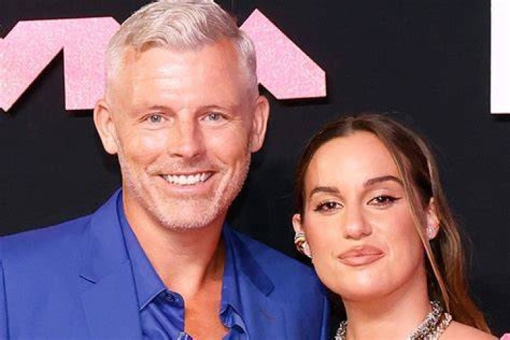 Des Bishop: Hannah Berner New Boyfriend Age, WIki, Biography, Instagram, Net Worth
