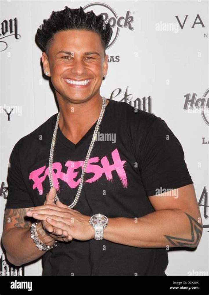 DJ Pauly D knows blonds have more fun
