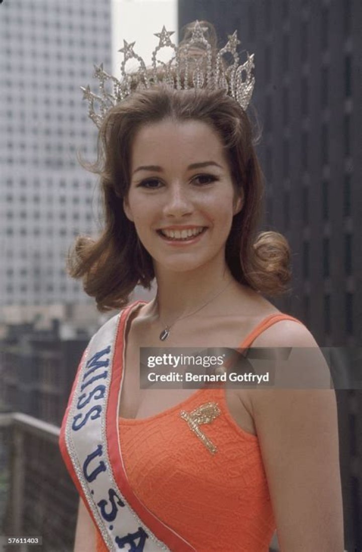 Dorothy Anstett was a Miss USA winner and married to Russell for three years