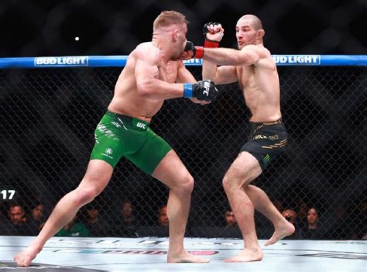 Dricus Du Plessis fights for middleweight gold at UFC 297