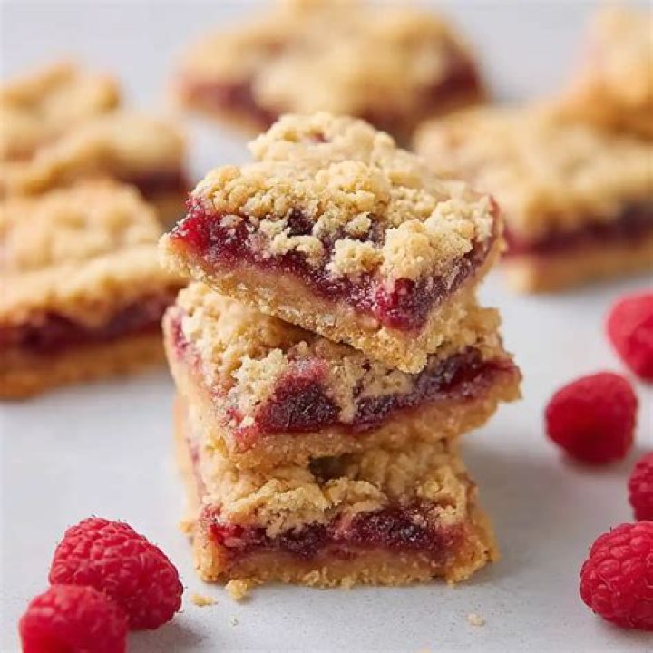 Each of these raspberry bars has 7g of sugar - the same as 1.75 teaspoons or around one a half chocolate biscuits - and you consume 68 calories