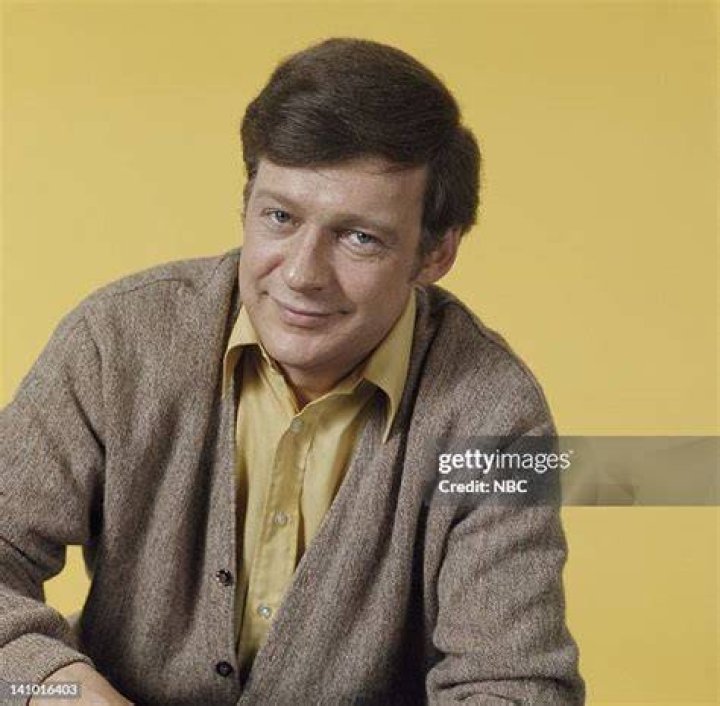 Edward Mallory starred as Bill Horton and Susan Flannery as Dr. Laura Spencer Horton