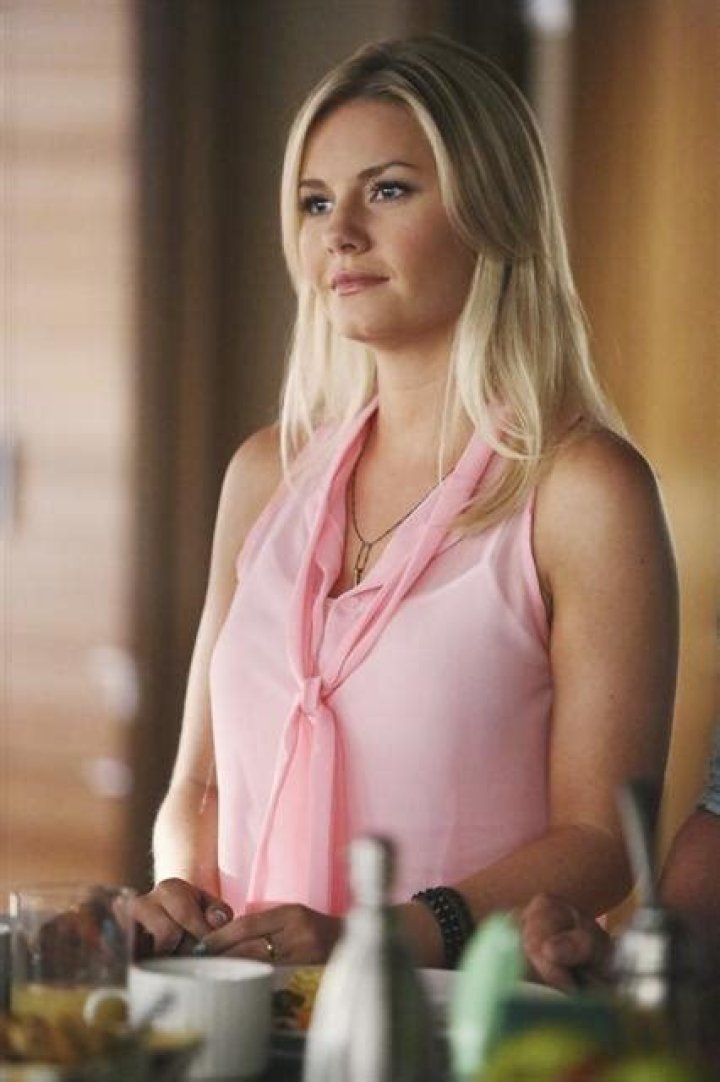 Elisha Cuthbert Says Happy Endings Probably 'Should Have Started on a Streaming Service
