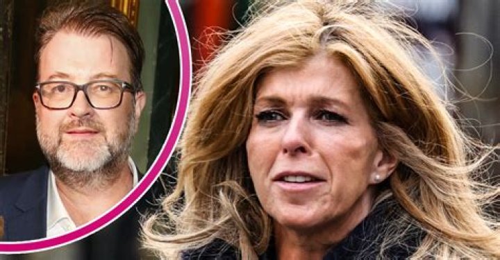 Elton is now planning to reveal all in his autobiography 