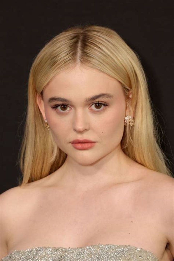  Emily Alyn Lind was the first Gossip Girl reboot cast member announced