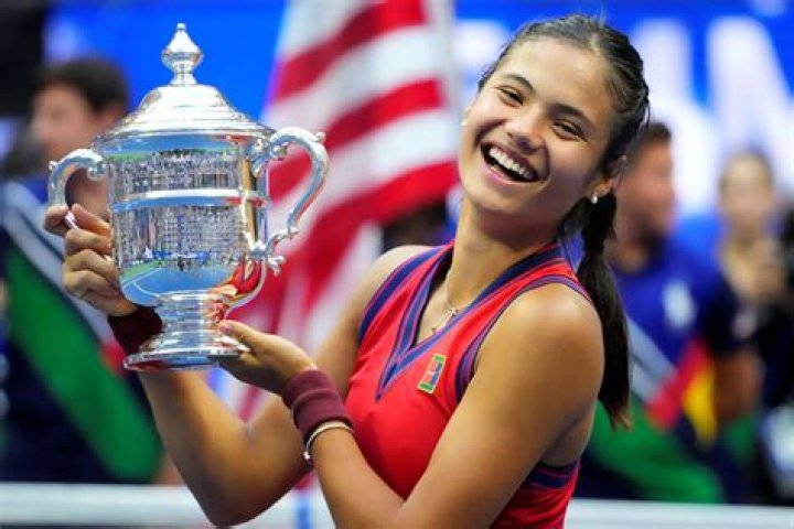 Emily Raducanu beat Leylah Fernandez 6-4 and 6-3 to win the US Open