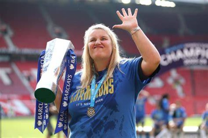 Emma Hayes expects her Chelsea side to face an "incredible battle" against Arsenal