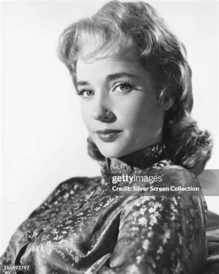 English actress Sylvia Syms was known for Ice Cold In Alex