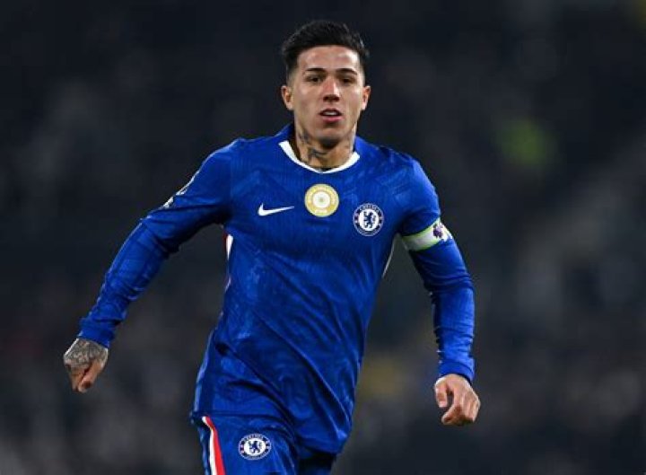 Enzo Fernandez has swapped the No.5 for the No.8 shirt