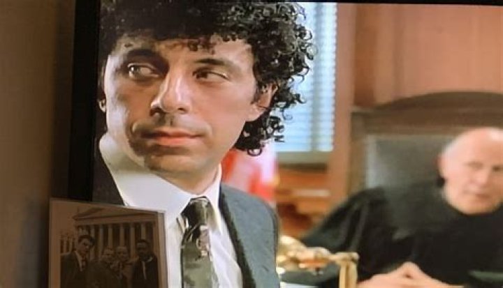 Eric Bogosian played Captain Ross