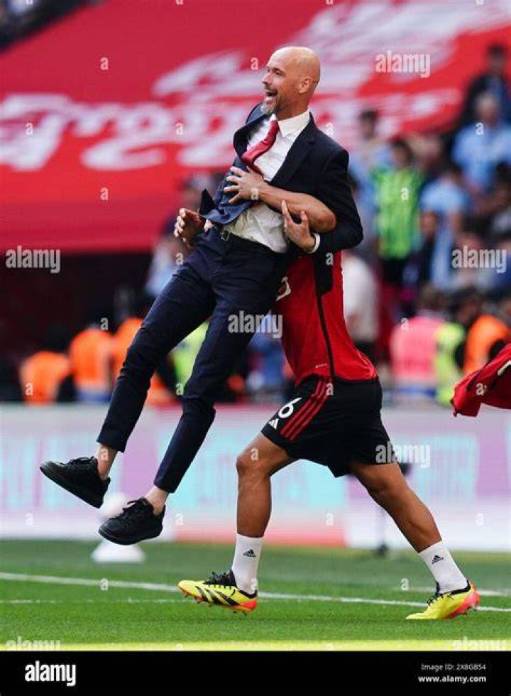Erik ten Hag hooked Lisandro Martinez with less than ten minutes left