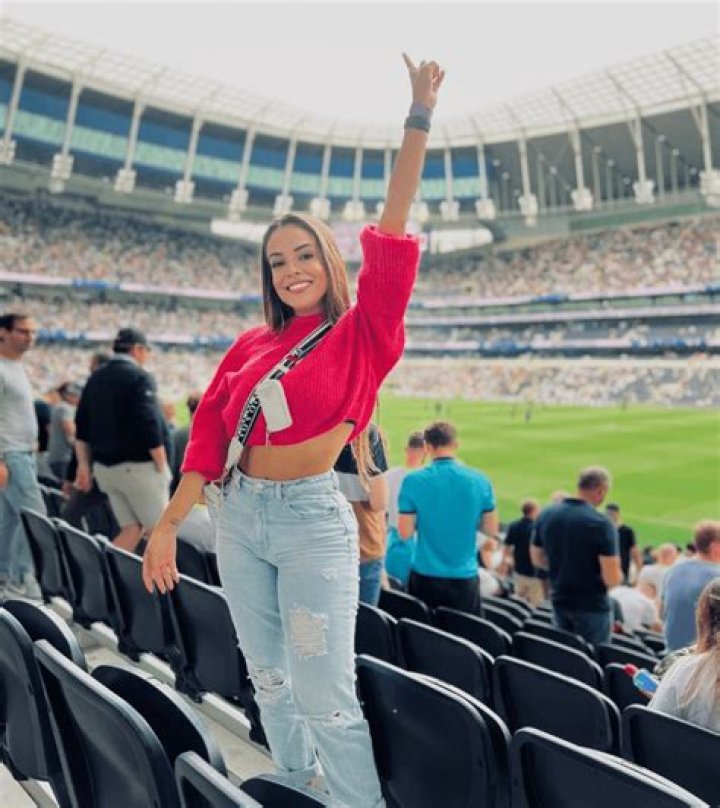 Estela announced the pregnancy in March