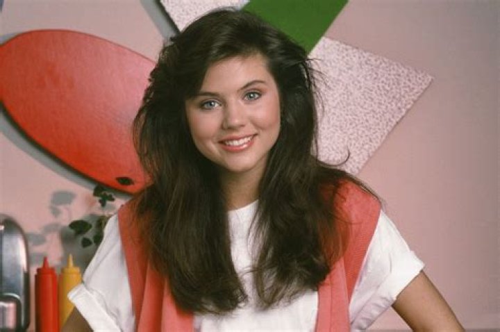  Ever wondered what Kelly Kapowski from Saved by the Bell is up to now?