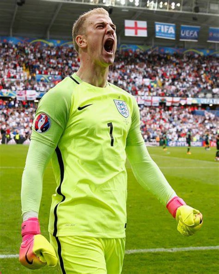 Ex-England No1 Joe Hart poses with Lineker and daughter Tia