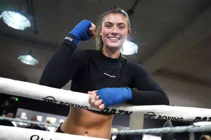Faith Ordway makes her boxing debut against Brooke