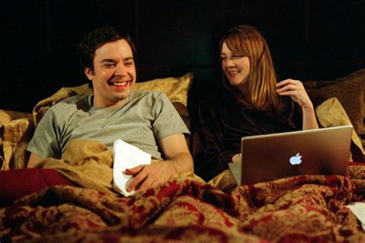 Fallon and boyfriend in bed. Make-up perfect