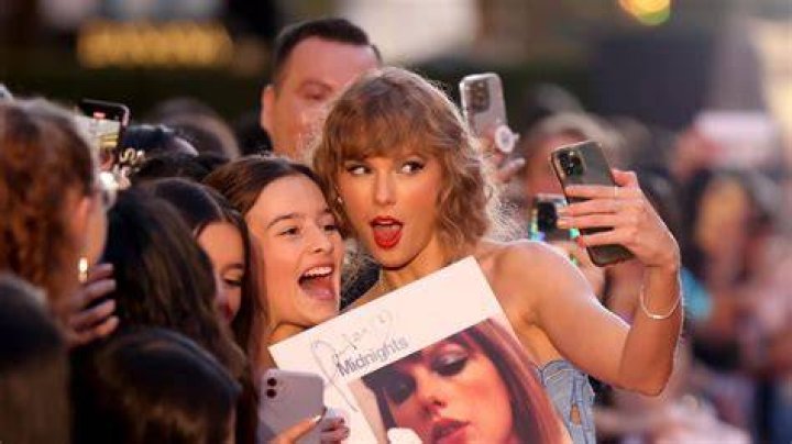 Fans called her an 'icon'