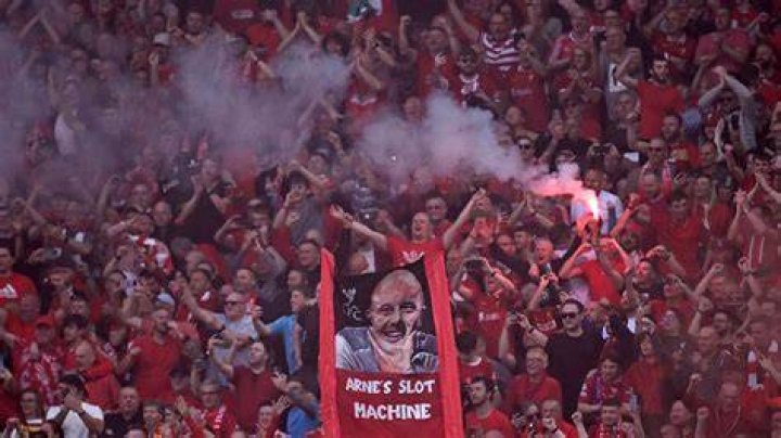 Fans had reportedly let off flares and firecrackers at each other