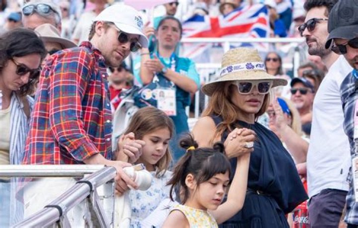 Fans praised the children for 'visibly soaking in the moments with their Dad'