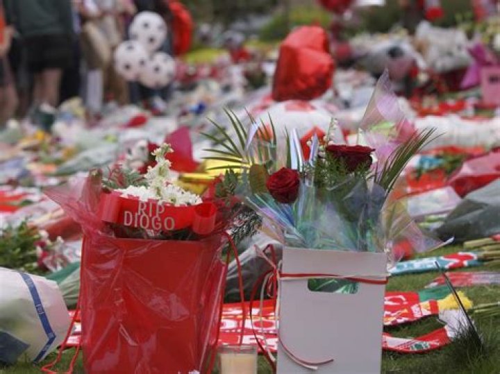 Fans remembered some of their favorite moments of the couple after Gregg's passing
