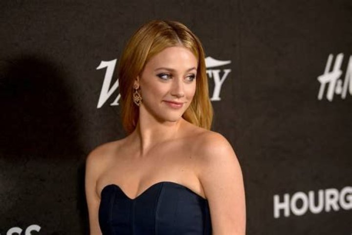  Fans thanked Lili Reinhart for alerting them after her scary experience
