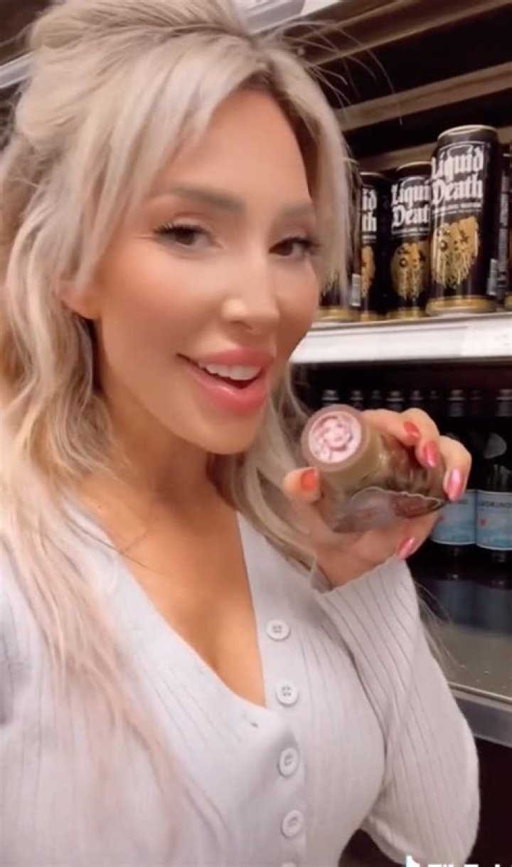 Farrah showed off her blonder hairstyle on her Instagram Stories