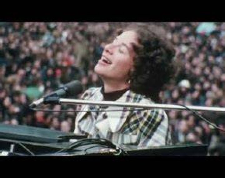 Find out if Carole King is married