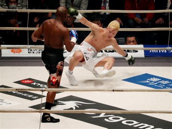 Floyd Mayweather beat Tenshin Nasukawa in a 2018 exhibition
