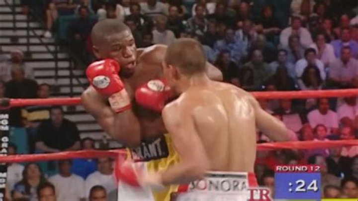 Floyd Mayweather pictured against Jose Castillo