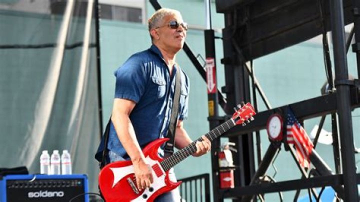 Foo Fighters Guitarist Pat Smear Attends &lsquo;Eras Tour&rsquo; Show Before Dave Grohl&rsquo;s Dig at Taylor Swift