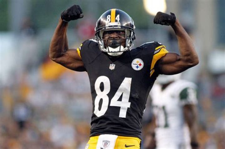 Football Player Antonio Brown's Rolling Loud Festival Rap Goes Viral After His NFL Exit