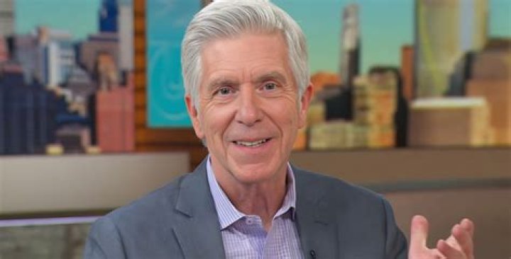 Former ‘DWTS’ Host Tom Bergeron Recalls When Taylor Swift ‘Brilliantly’ Filled In for Him Last Minute
