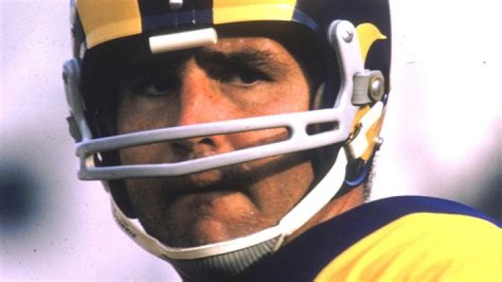 Former NFL quarterback John Hadl has died at the age of 82