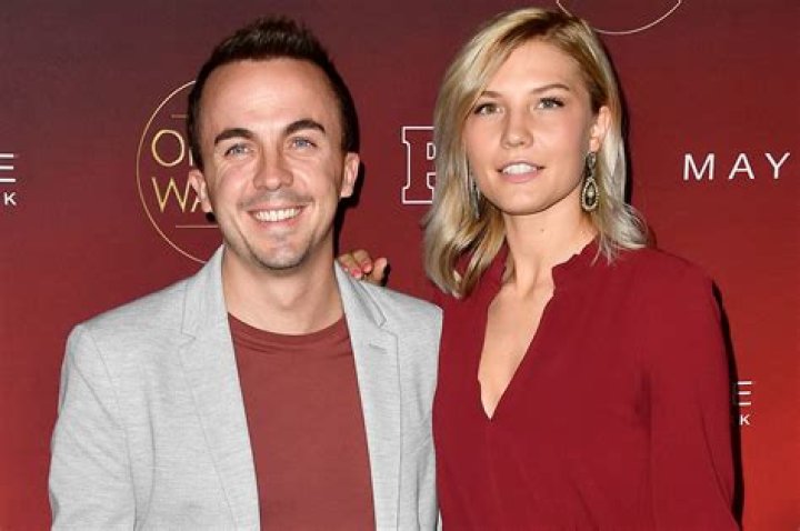 Frankie Muniz and Wife Paige Price Announce She's Pregnant, Expecting Their First Child