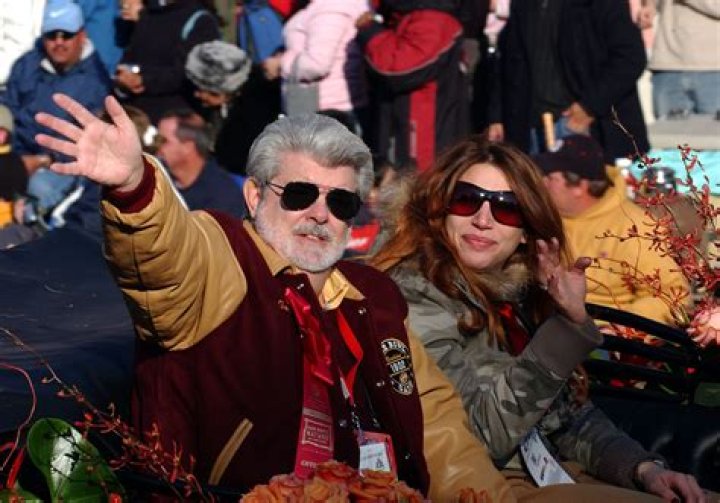 George and Amanda have two sons, John Williams and Prescott