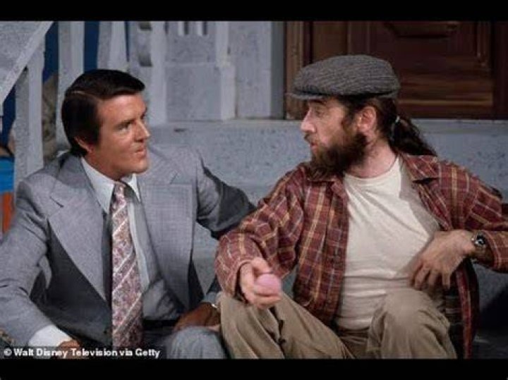 George Carlin and Jack Burns joined forces in the 1960s to create a comedy duo
